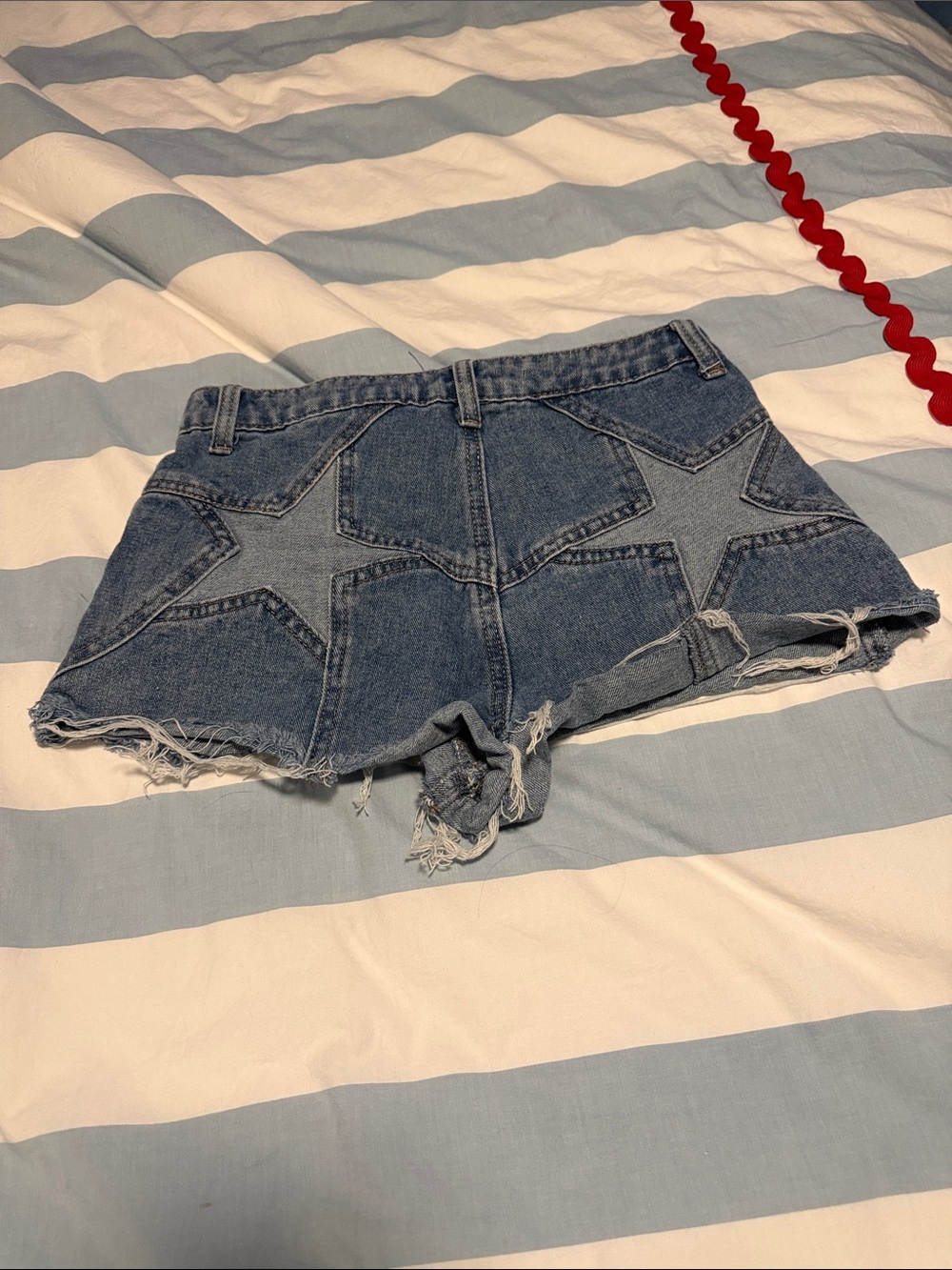 Denim Star Appliqué Short Shorts - Blue
